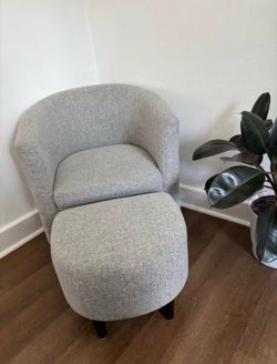 Barrel chair and matching ottoman