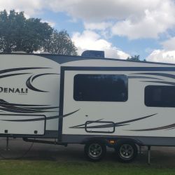 2014 Dutchmen Denali 5th Wheel Travel Trailer