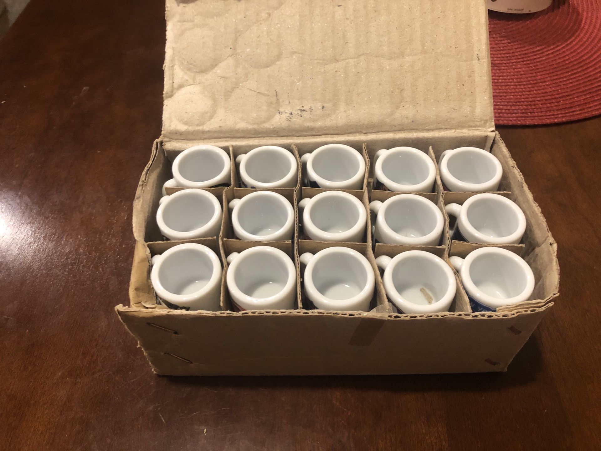 30 NHL Mini Ceramic Mugs