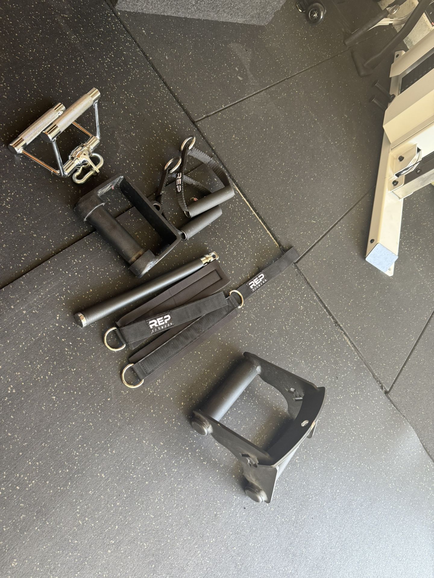 Gym Equipment 200$ For All