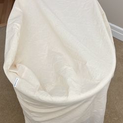 SNOO Smart Baby Bassinet – Excellent Condition