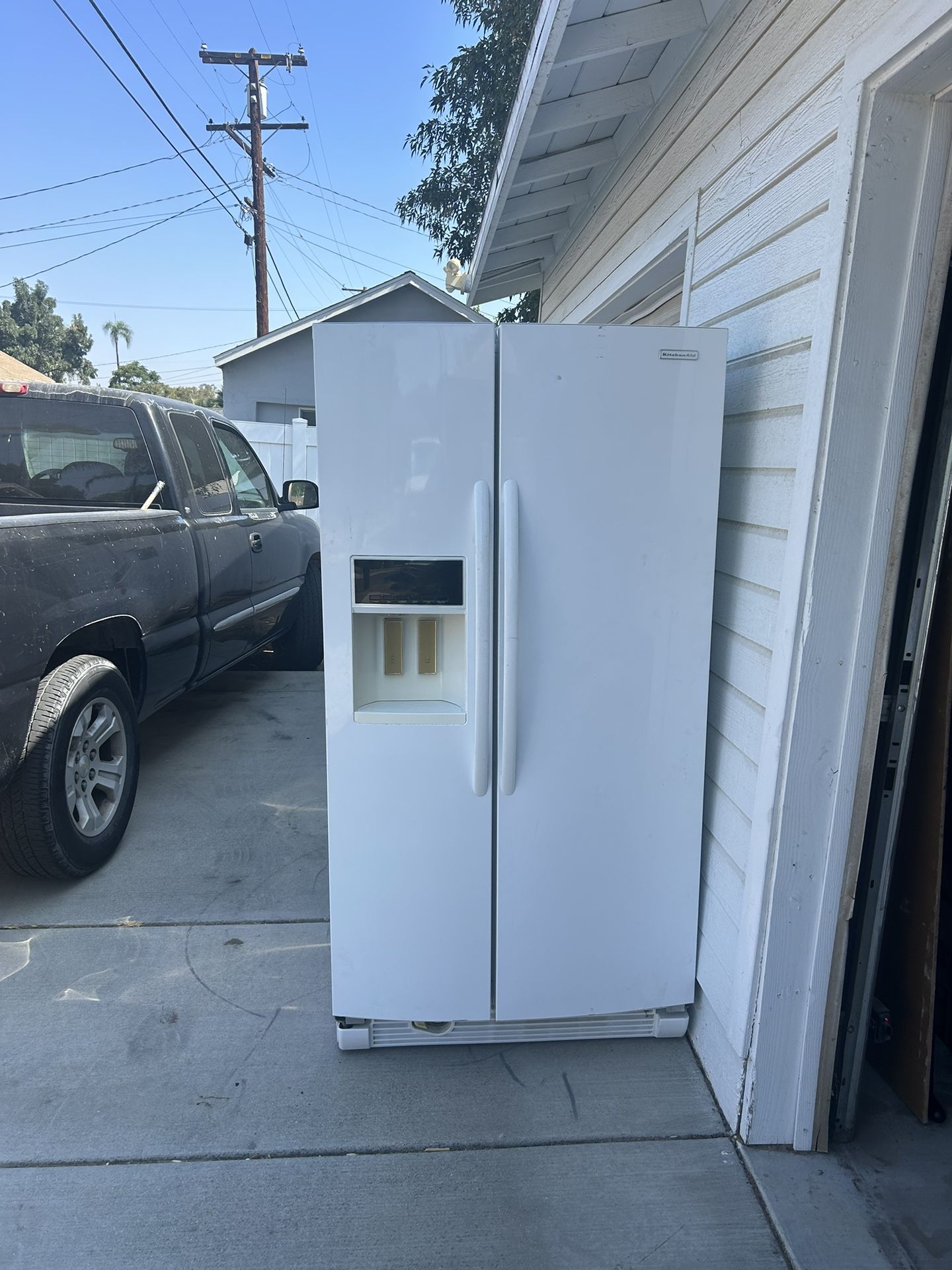 Refrigerator