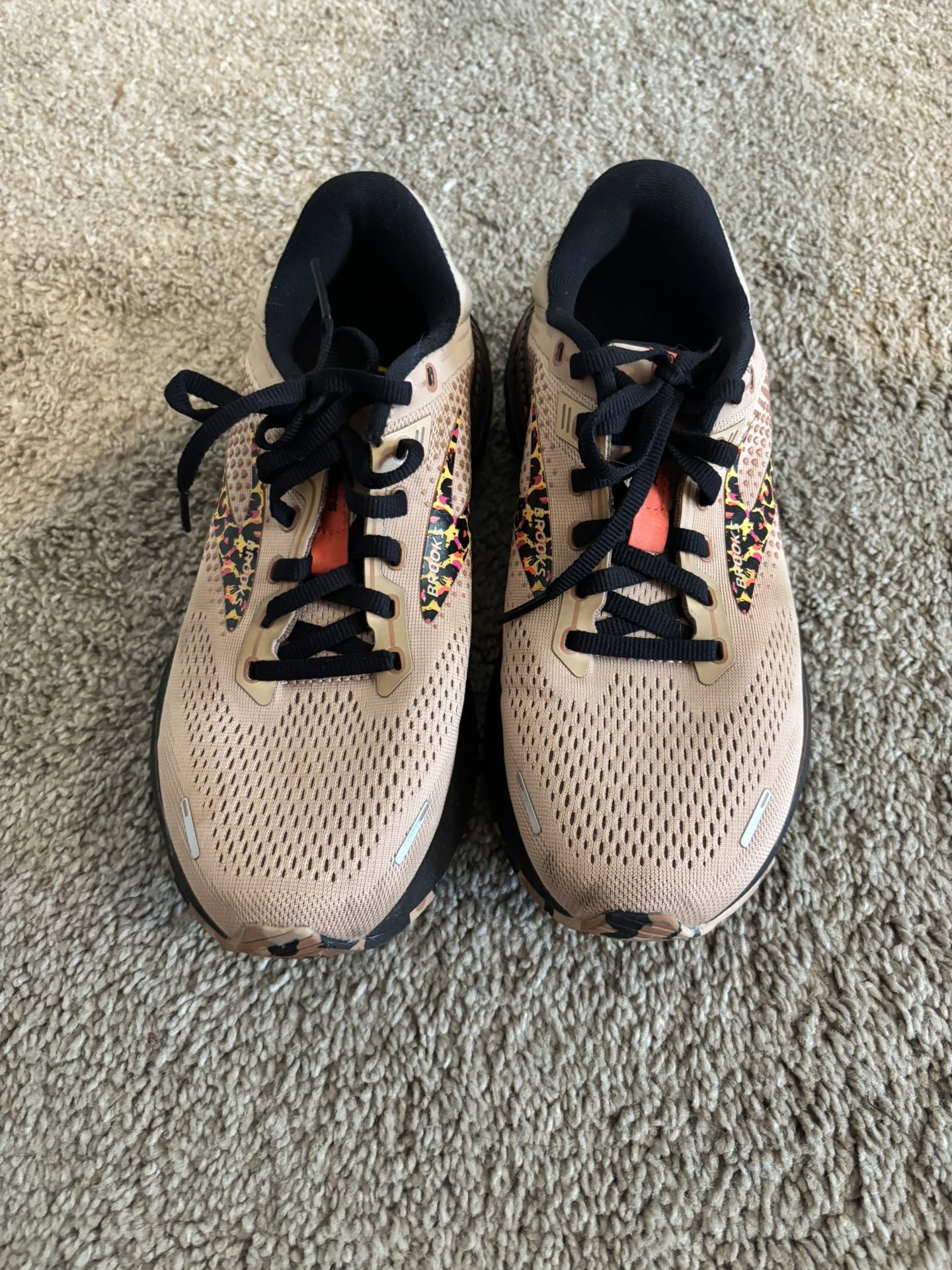 Leopard Brooks Ghost