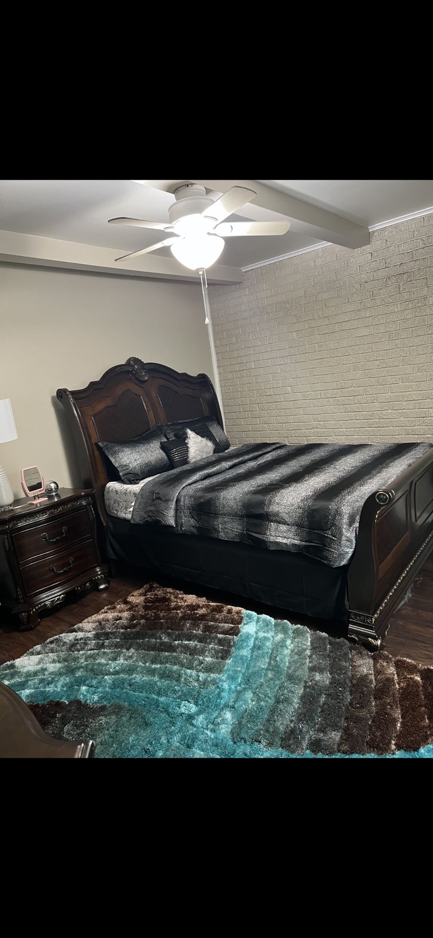 Bed with condino and wardrobe