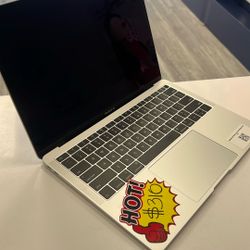MacBook Air 13in. 8ram 128gb 2018 