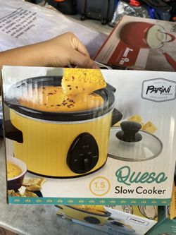 Queso slow cooker