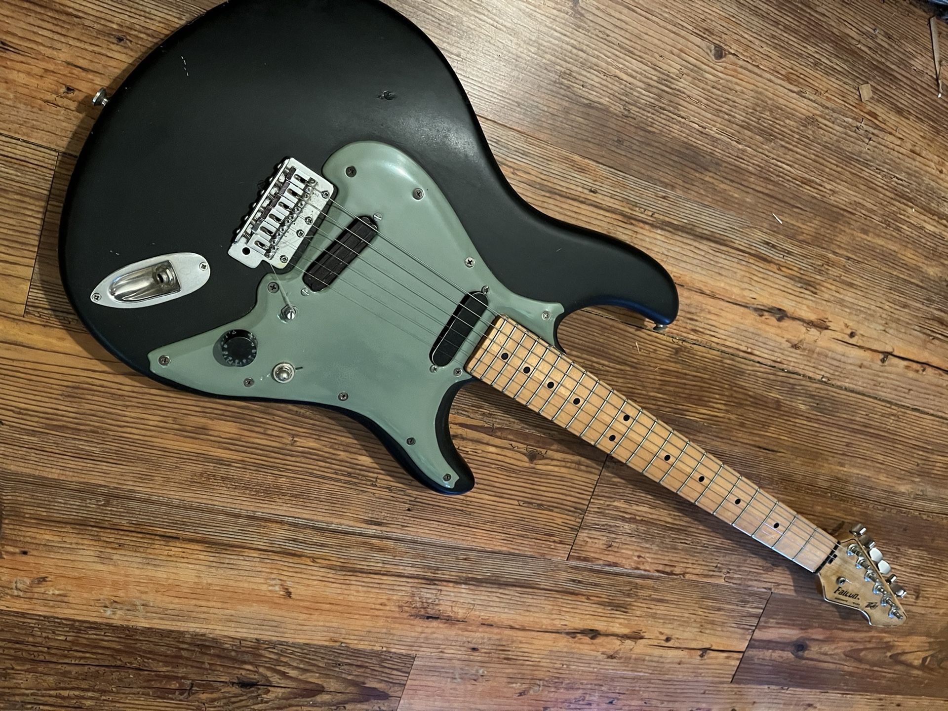 Peavey Falcon Electric guitar
