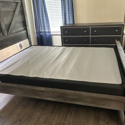 REDUCED PRICE MUST GO! Queen Bedroom Set