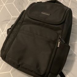MacBook/Laptop And iPad Pro/Tablet Compartment With USB Charger Connection Travel Backpack Kenneth Cole Reaction 
