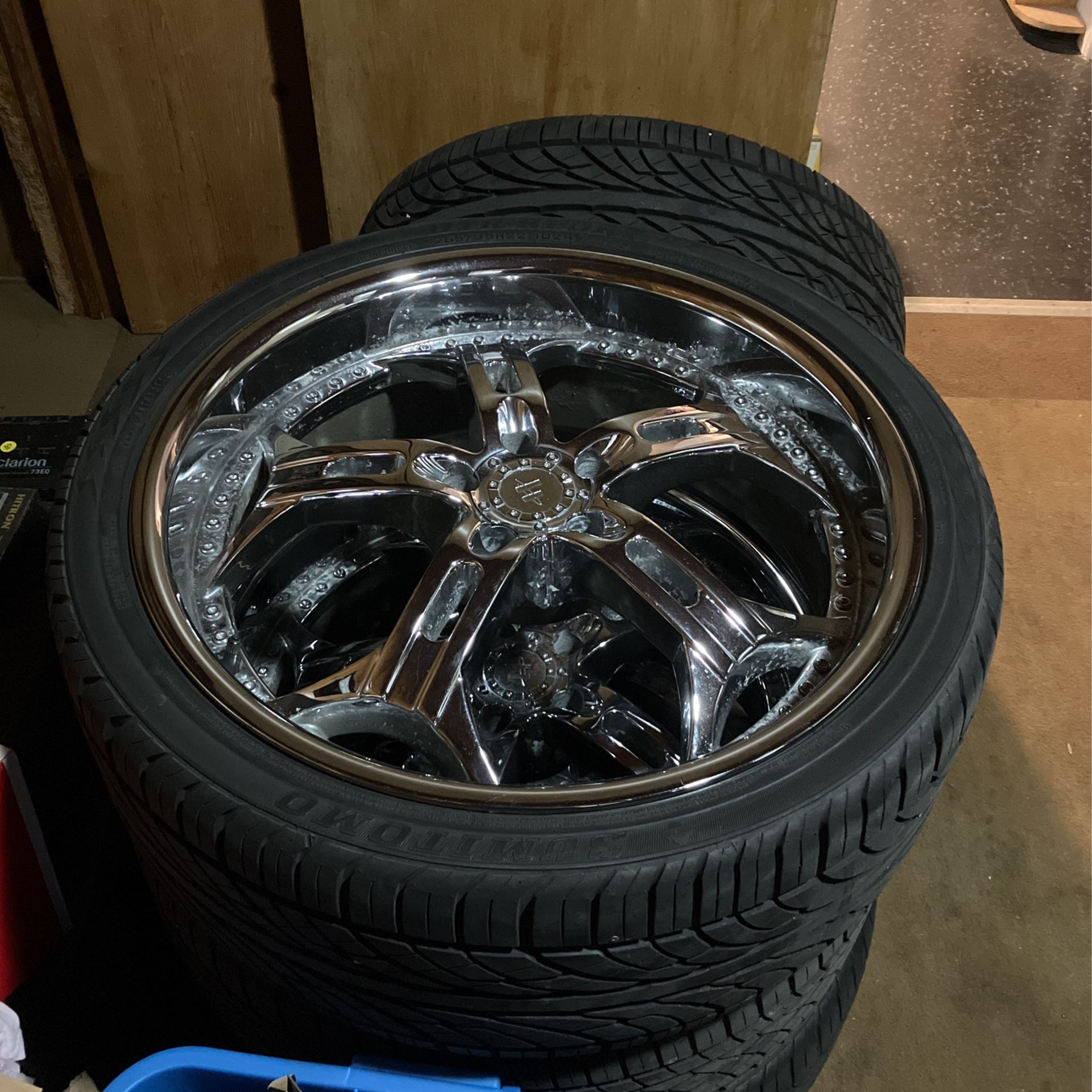 22 Inch Helo Rims 5 Lug