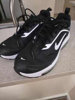 Nike Air Max   9.5