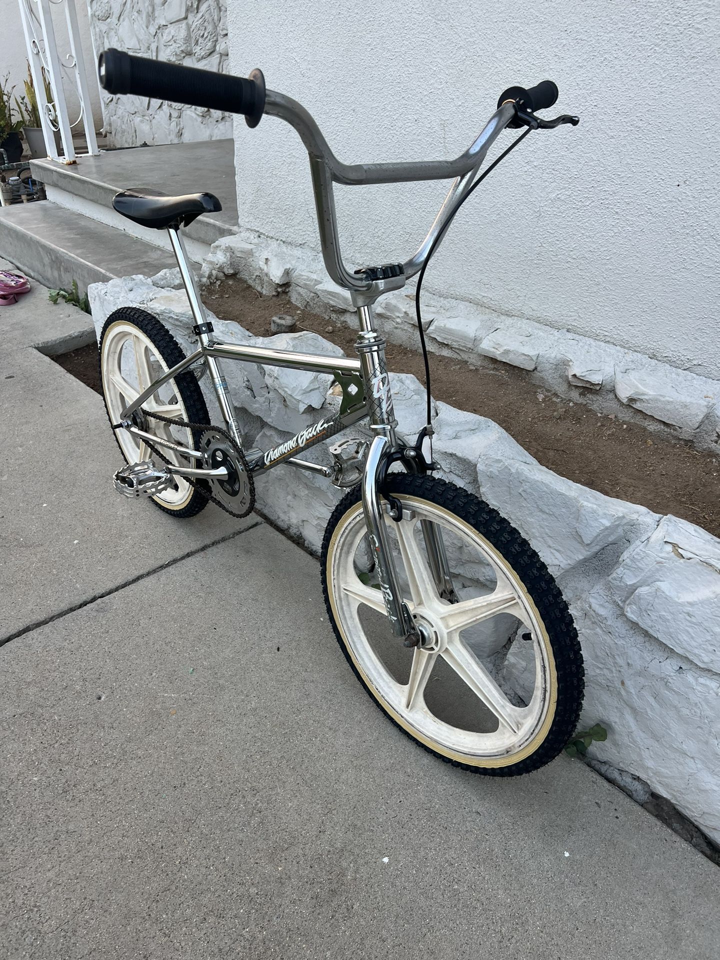 85 Diamond Back Viper 20 Inch Bmx for Sale in Gardena, CA - OfferUp