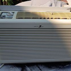 6000 BTU Window Unit Works Great 