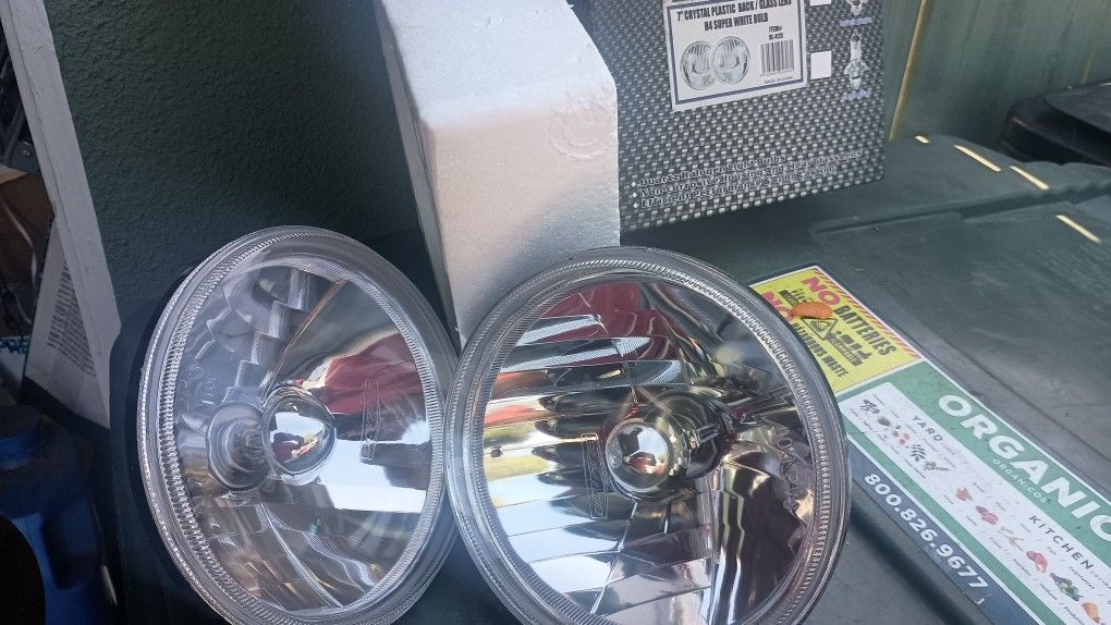 Round Headlights.