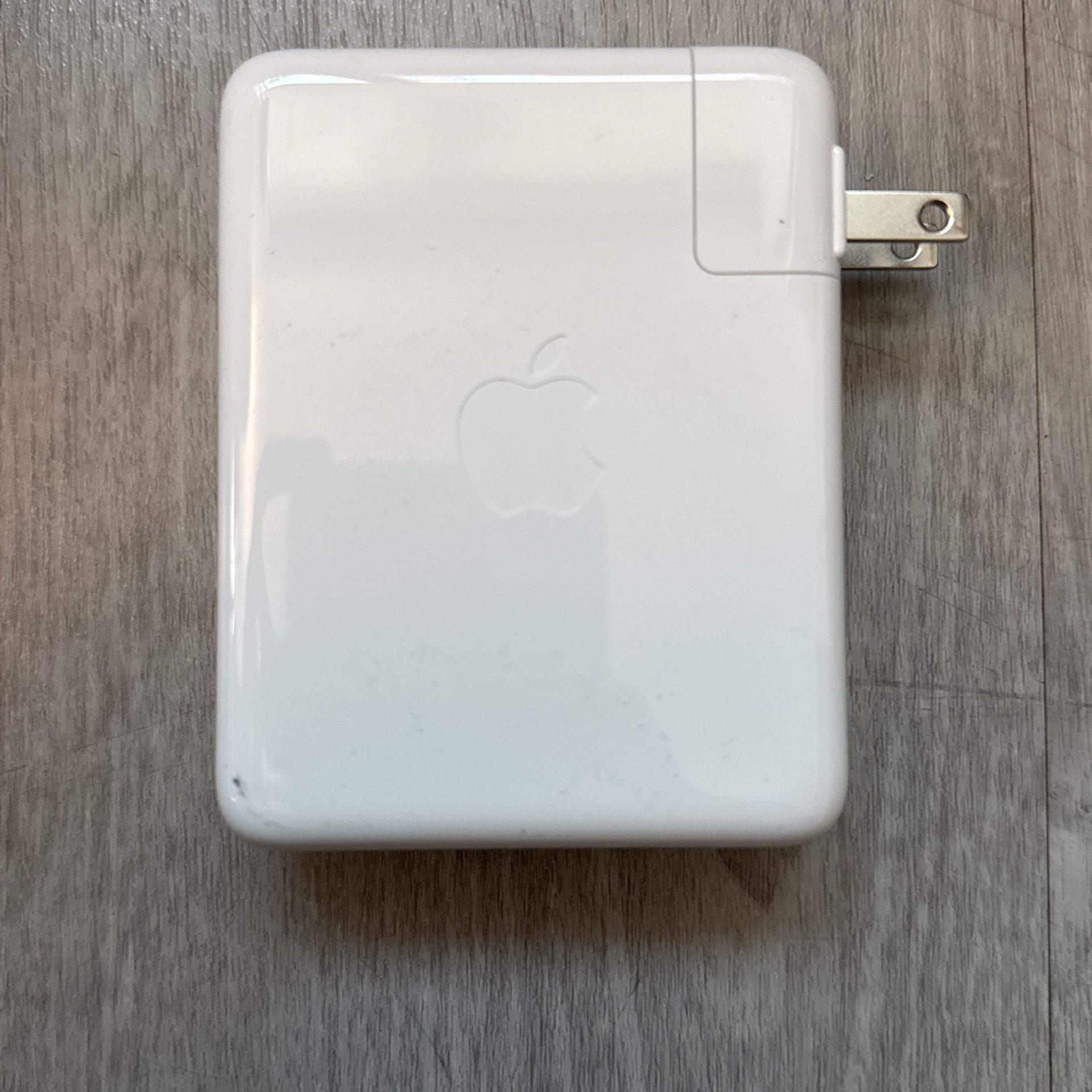 Apple 140W USB-C Power Adapter A2452 