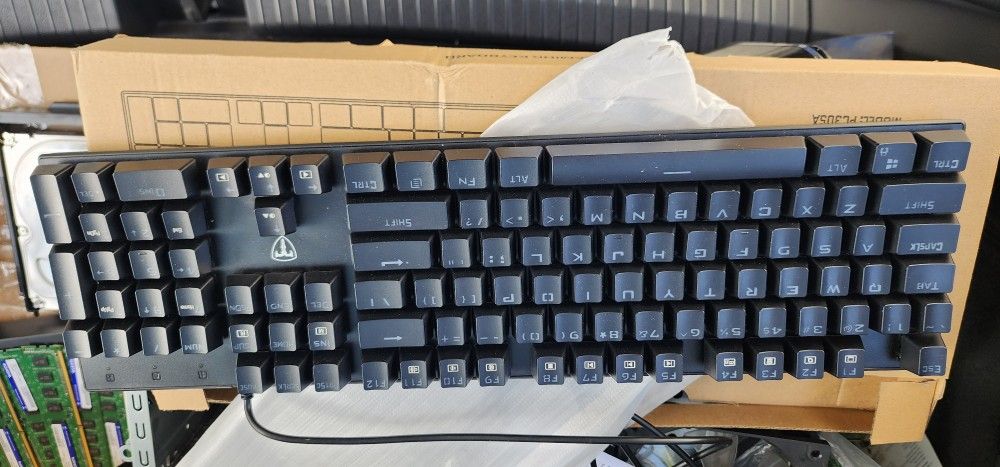Gaming Keyboard. Moderate Sound. Like New