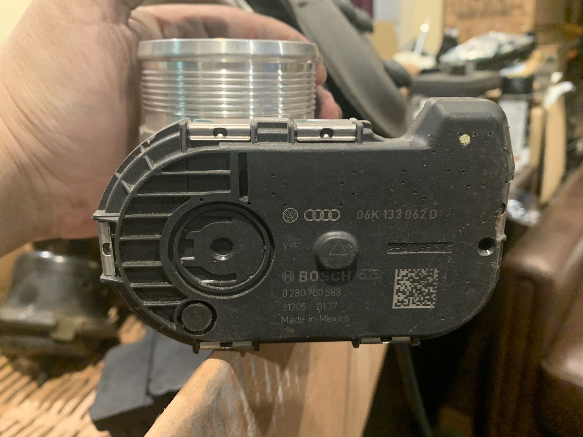06K-133-062D; VW PASSAT OEM Throttle
