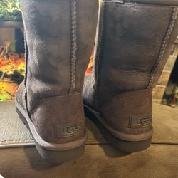 new never used UGG