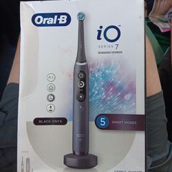 Oral -B. IO Series 7 