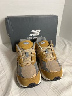 New Balance 2002R Kids Size 3Y Beige Tan Running Shoes PC2002CE New With Box
