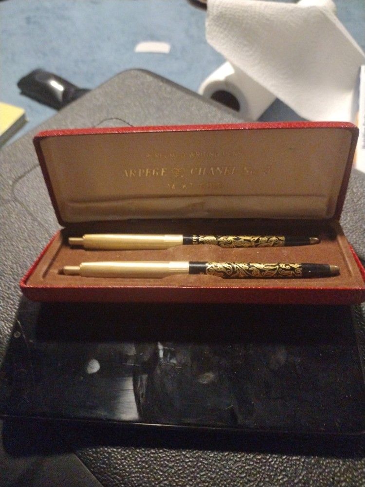 Perfumed writing pens