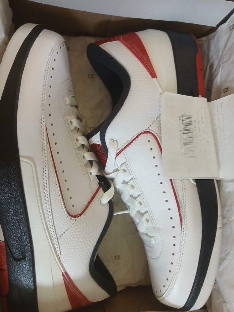 Jordan Retro 2 Low Chicago Colorway