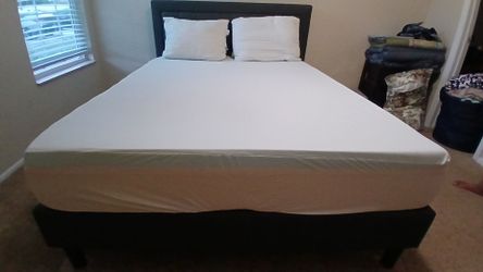 Queen Hybrid Mattress- with 2 pillows (Price negotiable)