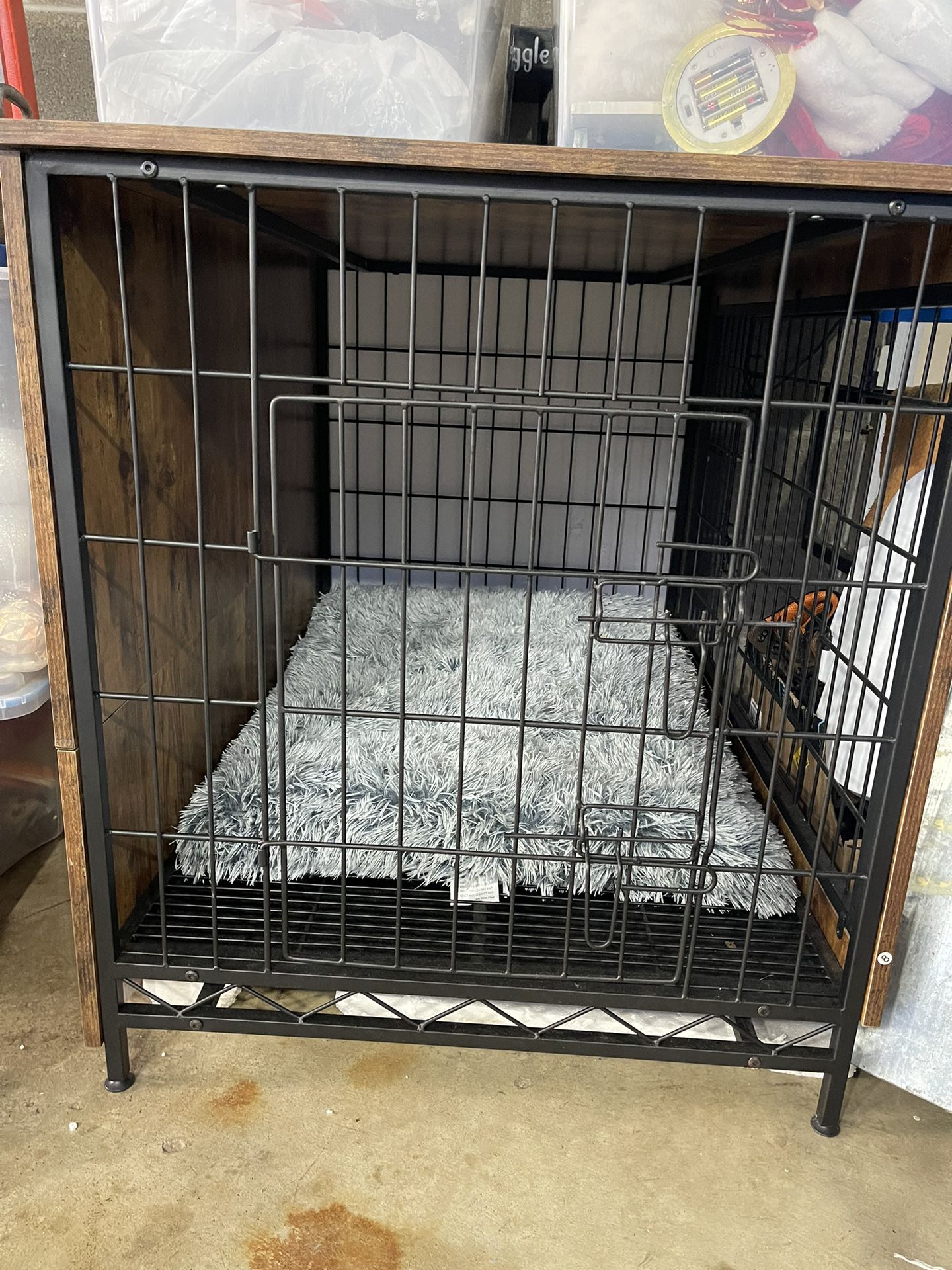 unused dog cage