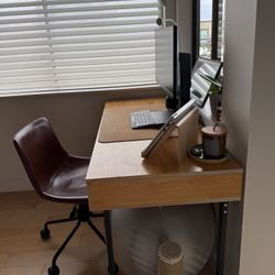 Desk / Desk Chair make Offer
