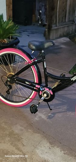 Beautiful 26" 7 speed beach cruiser rode once firm price
