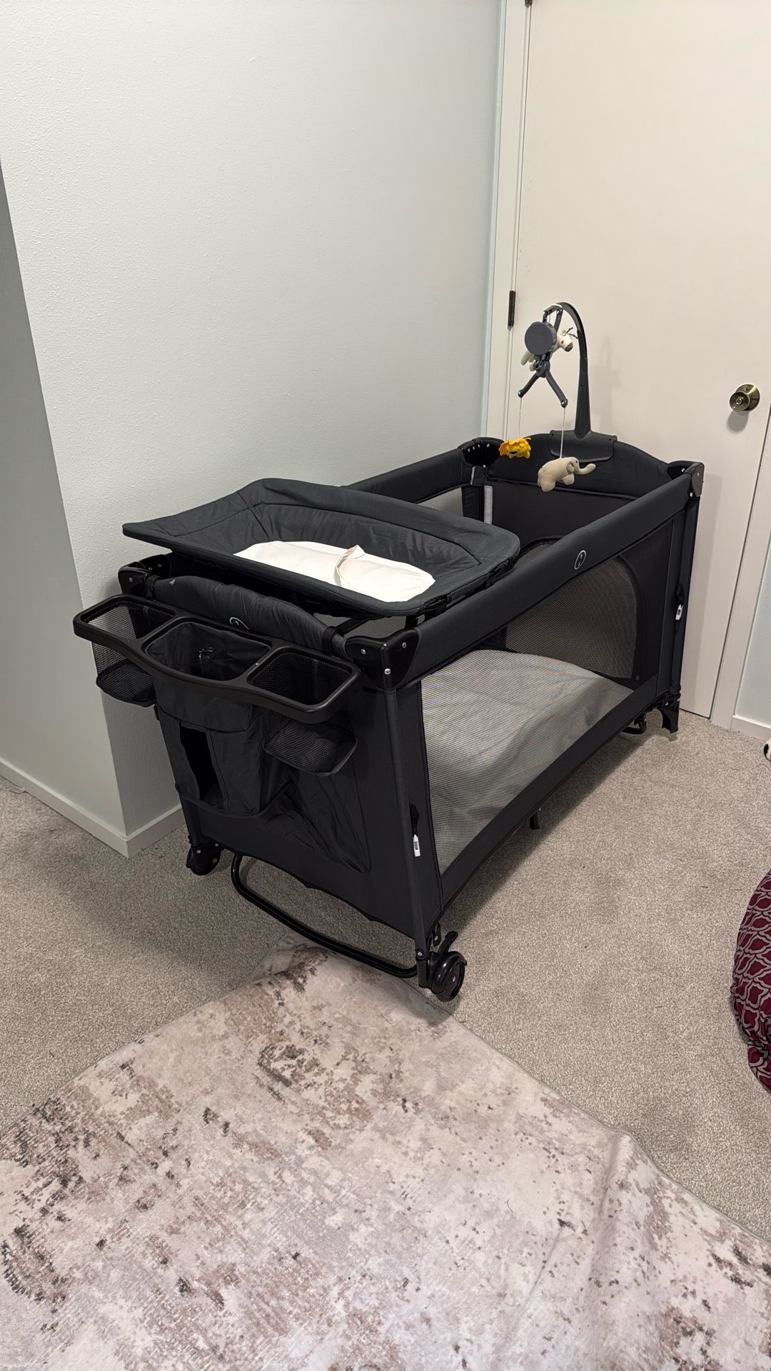 5-in-1 Pack and Play Portable Crib for Baby,Multifunction Bedside Crib from Newborn to Toddlers,U-Shaped Diaper Changer,Playard,Safety Strap,Carry Bag