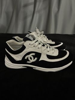 Chanel CC Logo Low-Top Sneakers