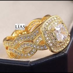 New 18k Yellow Gold Wedding Ring Set 
