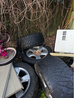 Chevy rims n tires