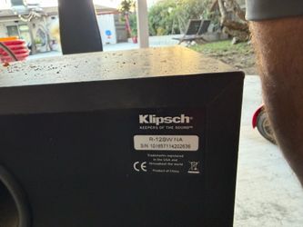 Klipsch R-12SW subwoofer
