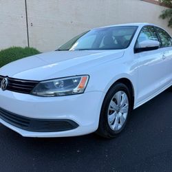 2012 VW JETTA SE, COLD AC, GREAT ON GAS, RUNS GREAT, FINANCE AVAILABLE 🚘