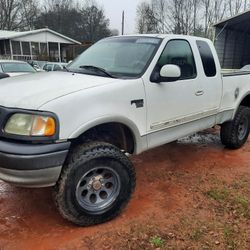 1999 F150 4x4 , 4 Inch Lift 33x12.50 Micky Tompsom Offroad V8 Auto