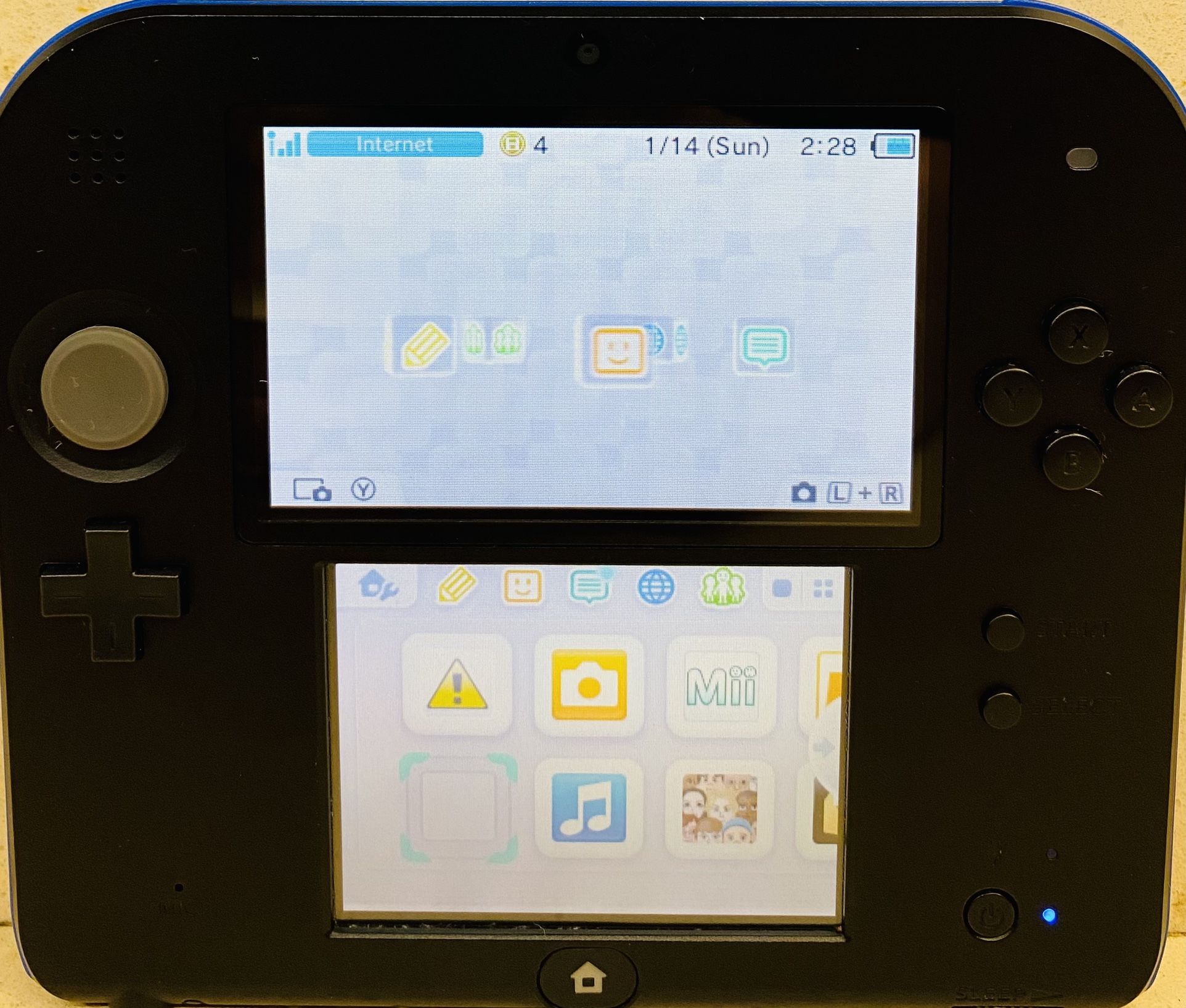 ($99.99 EACH) Nintendo 2DS Console Launch Edition Electric Red Blue/Black Handheld System Tested