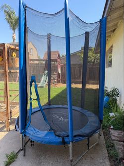 $45 trampoline 4.5 feet’s used Tulare