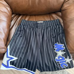Mitchell & Ness Hardwood Classics “Orlando Magic” shorts