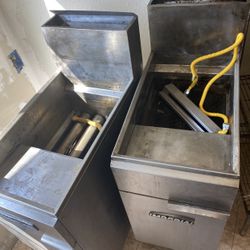 2 commercial grade gas fryers both work great came out of a restaurant I used to work at can delivery  500$ for both They cost at leash $2000 each sol