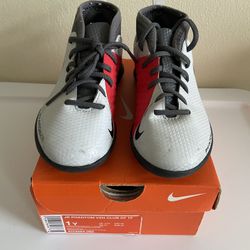 Nike JR Phantom VSN Club DF TF Soccer Shoes Size 1Y