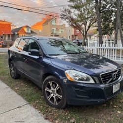2012 volvo xc 60 AWD