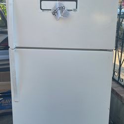 Whirlpool Fridge Works Great 