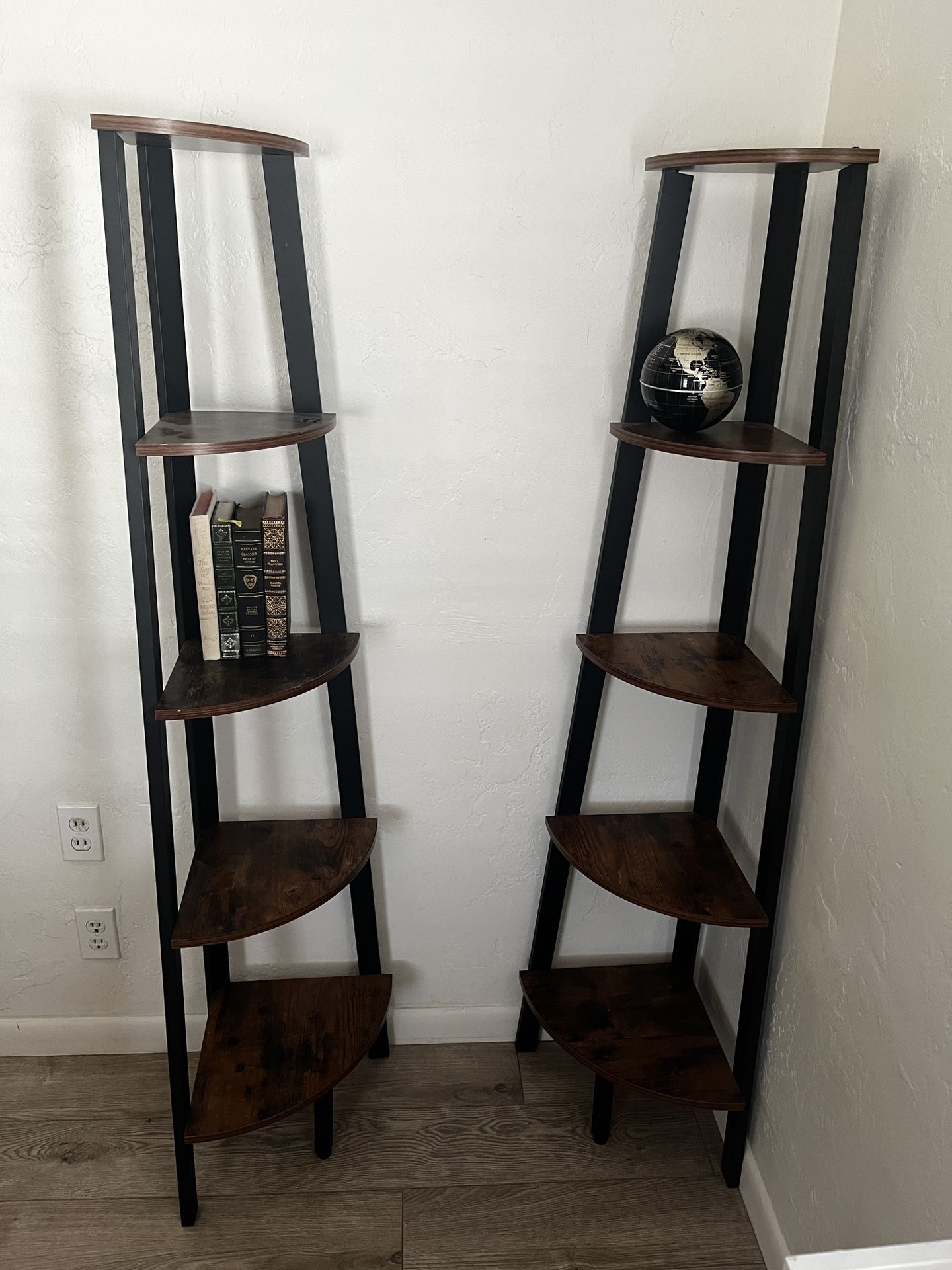 Tall corner shelves - set of 2