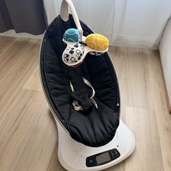 4moms mamaRoo electric baby swing