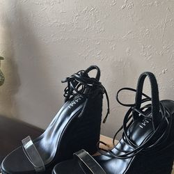SIMMI LONDON Black Wedges Size 7