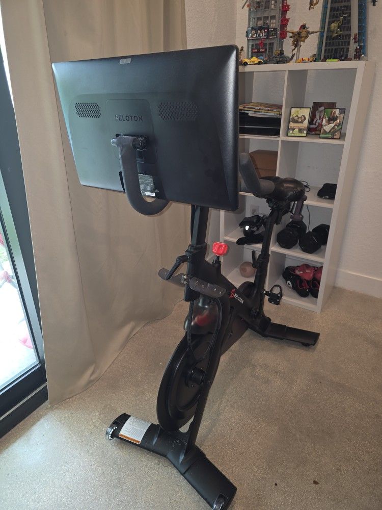 Peloton Spin Bike