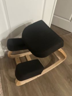Kneeling chair