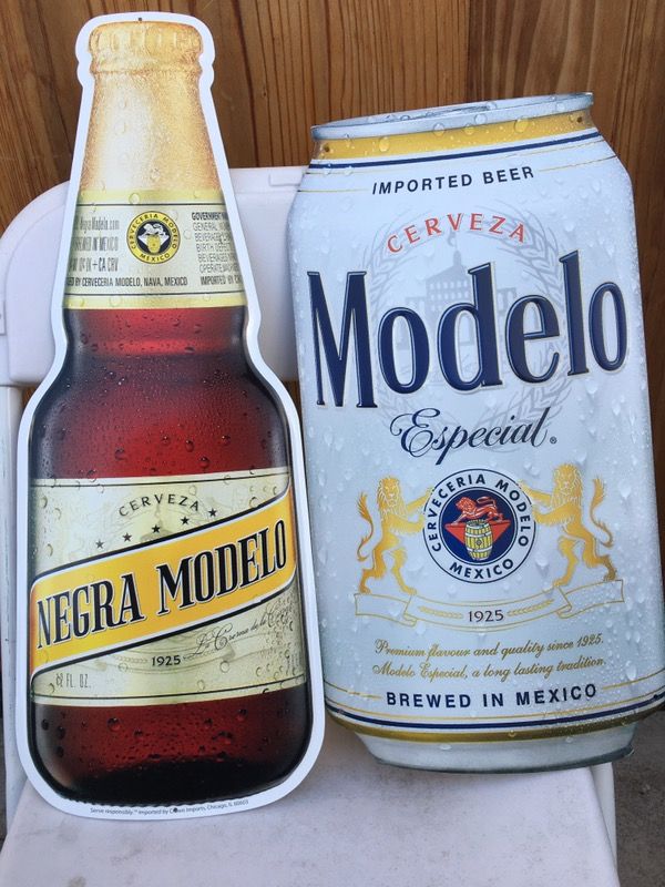 Modelo beer tin signs